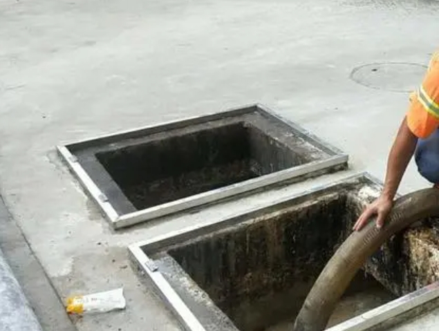 碾子山化粪池清理